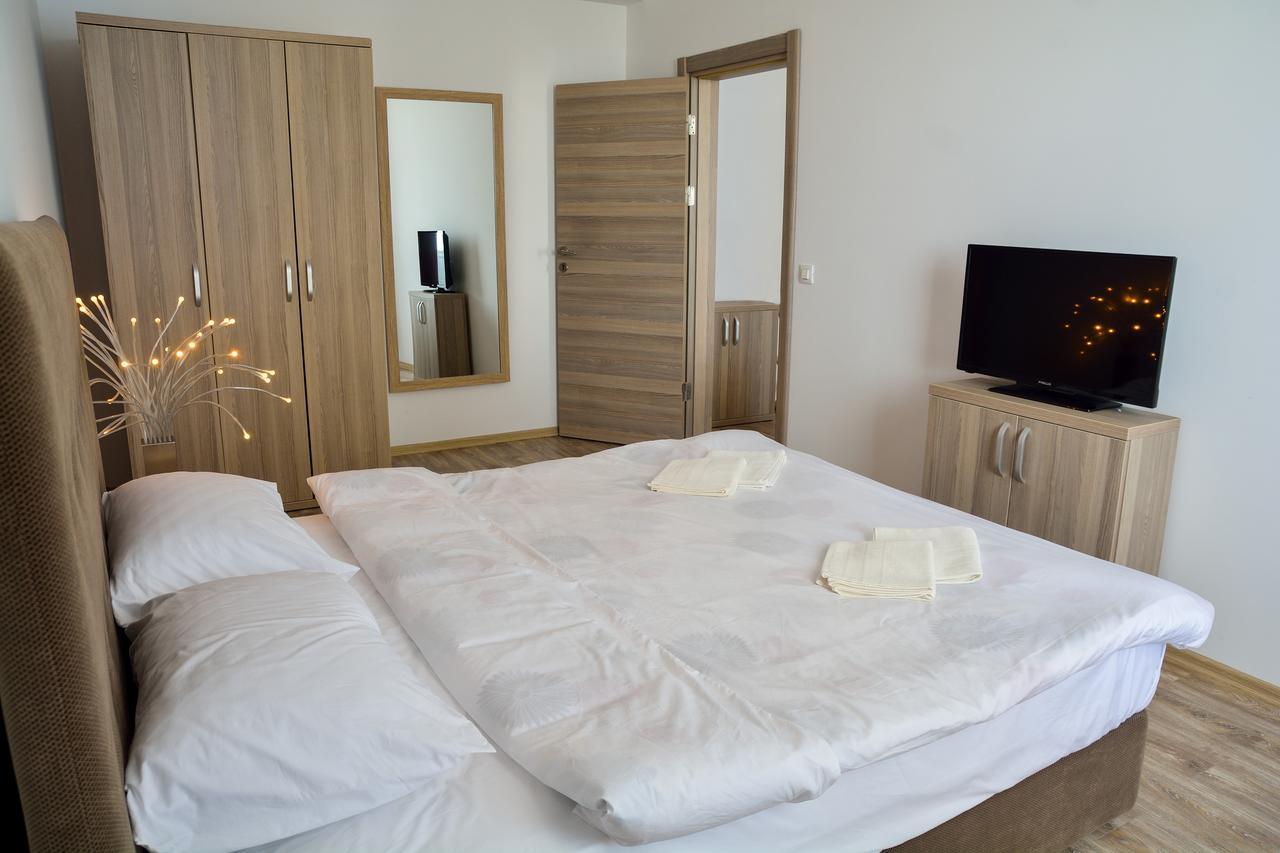 Oceana Summerland Apartment Mamaia Exterior photo
